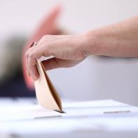 第四届董事会第一次会议决议